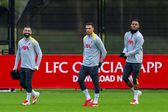 Salah, Trent Alexander-Arnold e Gravenberch num treino do Liverpool