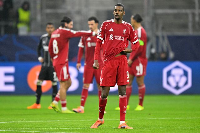 Curtis Jones regressa aos treinos antes do jogo com o Real, Isak continua de fora