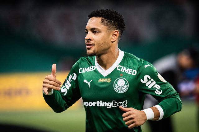 Vítor Roque, avançado do Palmeiras e ex-Barcelona