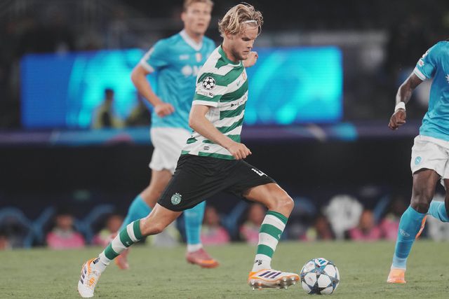 Morten Hjulmand foi titular pelo Sporting em Nápoles para a Champions