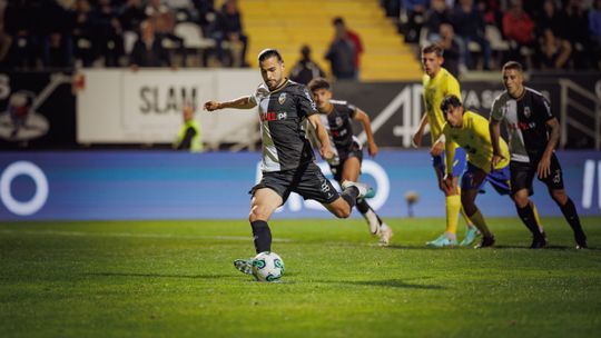 Farense: José Mota com problemas no meio-campo para o jogo com o Benfica