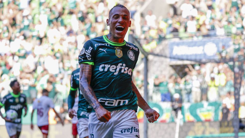 Palmeiras vence o Fluminense e tem uma mão no troféu de campeão