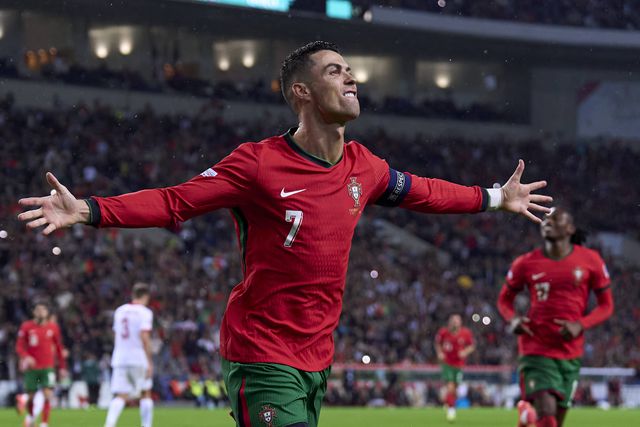 Ronaldo felicita Navegadoras pelo apuramento para o Euro 2025