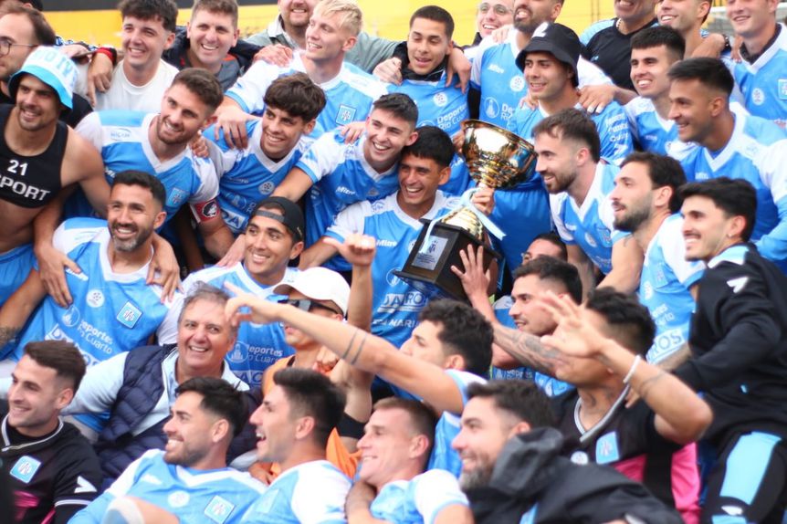 Plantel de Estudiantes de Río Cuarto organizou churrasco no relvado - Foto: Estudiantes de Río Cuarto/Instagram