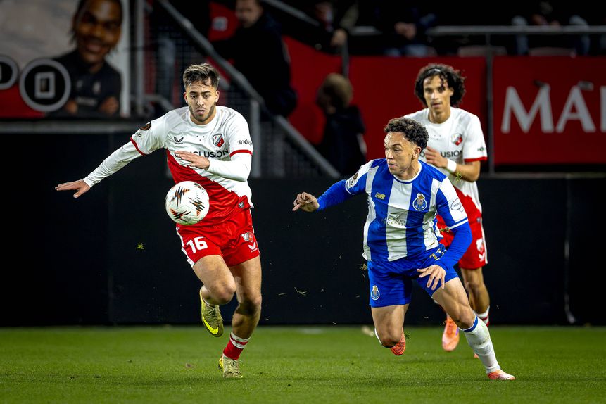 Souffian El Karouani em ação contra o FC Porto, na UEFA Europa League