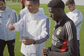 Nélson Veríssimo e Banjaqui no treino da equipa B — Foto Instagram/Benfica Campus