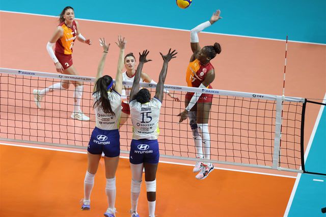 Equipa feminina de voleibol do FC Porto perdeu em Istambul frente ao Galatasaray (CEV)