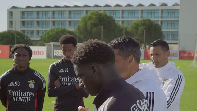 Equipa B do Benfica recebe três campeões mundiais