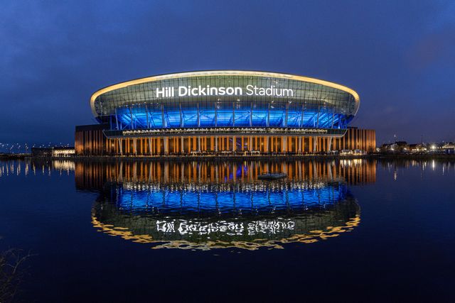 Hill Dickinson Stadium, em Liverpool, Inglaterra; Inauguração: 2025; Capacidade: 52.888; Equipa:  Everton