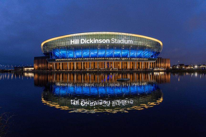 Hill Dickinson Stadium, em Liverpool, Inglaterra; Inauguração: 2025; Capacidade: 52.888; Equipa:  Everton
