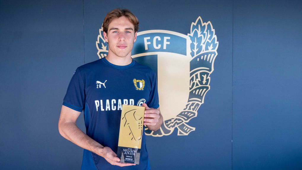 Médio-ofensivo está prestes a tornar-se centenário pela principal equipa do emblema de Vila Nova - Foto: Famalicão