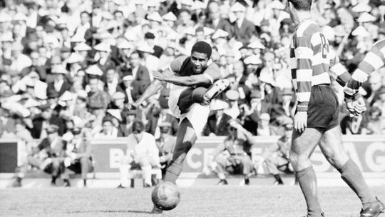 Eusébio - 10 anos sem a maior das papoilas saltitantes