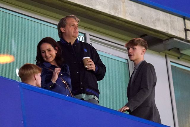 Presidente do Chelsea na Arábia Saudita à caça de milhões