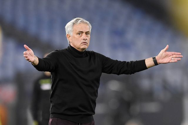 Mourinho: «Parece-me ridículo justificar-me. Se há exemplo de profissionalismo, sou eu»