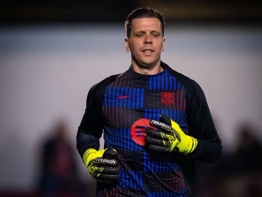 Cinco meses após anúncio da reforma, Szczesny... estreia-se pelo Barcelona