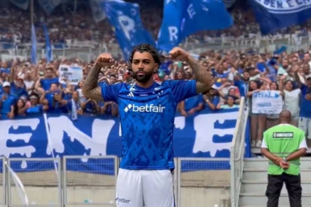 Ex-Benfica solta palavrão na apresentação do Cruzeiro