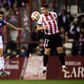 Duelo entre dois jogadores no Logrones-Athletic Bilbao