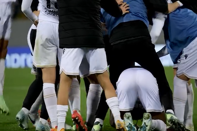 O barulho incrível dos adeptos do Vitória nos golos