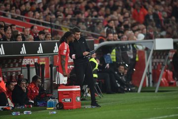 Renato Sanches volta a lesionar-se no Benfica