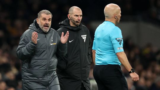 Postecoglou visa arbitragem após derrota do Tottenham: «Nunca estive tão zangado na minha carreira»