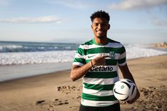 Luís Guilherme foi à praia... e é reforço do Sporting