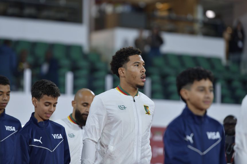 Danny Namaso foi titular nos Camarões - Foto: IMAGO