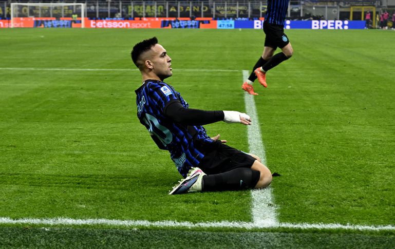 Lautaro Martínez a festejar golo