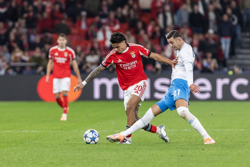 Lorenzo Lucca ao serviço do Nápoles frente ao Benfica (IMAGO)