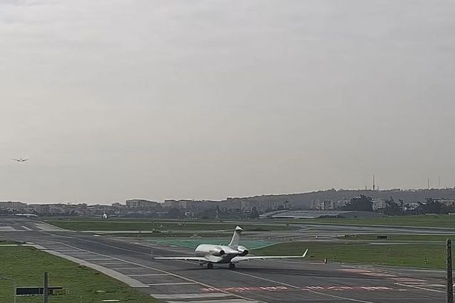 Avião evita colisão na pista do aeroporto de Lisboa