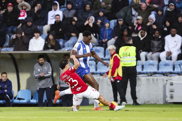 Sidney Lima foi um esteio na defesa açoriana - Foto: Catarina Morais/Kapta+