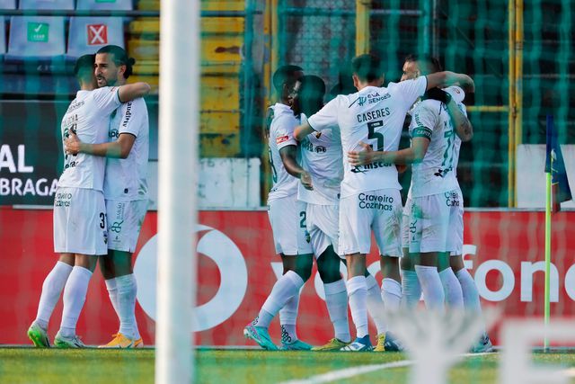 Transmontanos foram valentes e resgataram (mais) um ponto na receção ao Farense (veja o resumo)