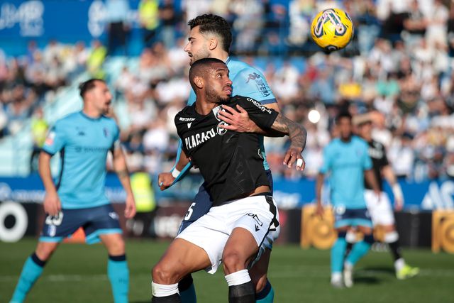 Cabeçada de André Silva devolve triunfos ao V. Guimarães em Vizela