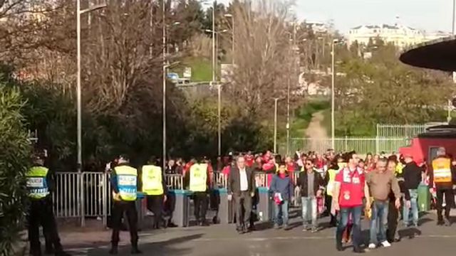 Autoridades presentes no acesso dos adeptos ao Estádio da Luz