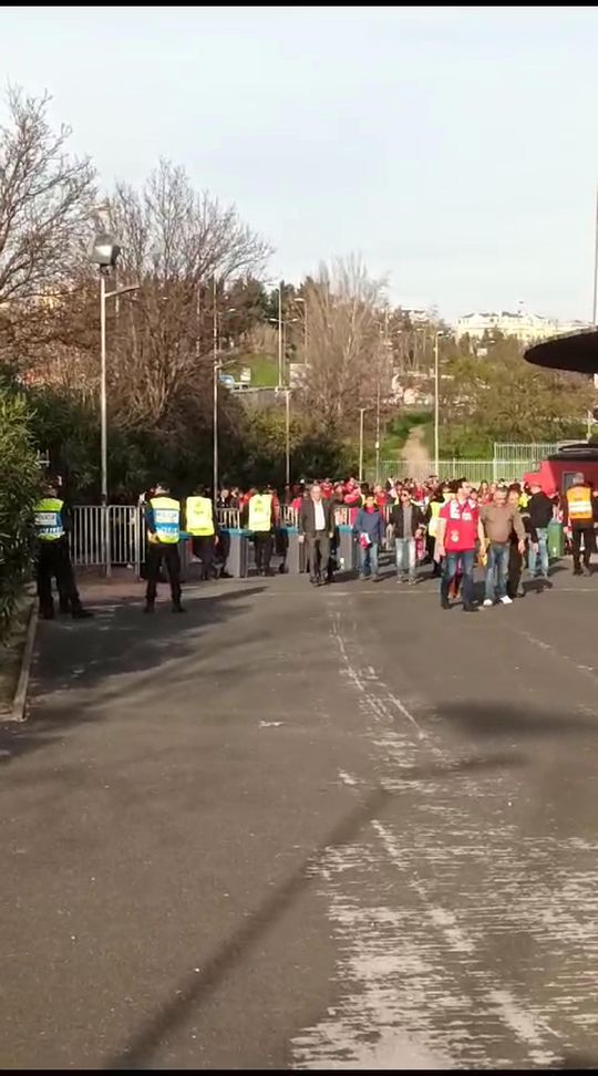 Autoridades presentes no acesso dos adeptos ao Estádio da Luz