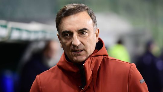 Carvalhal de saída do Olympiakos: oficialização nas próximas horas