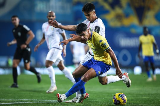 Estoril vence Amadora sem Estrela