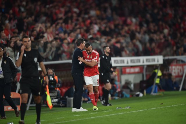 Arthur volta a ser nome de rei e a Luz presta-lhe vassalagem