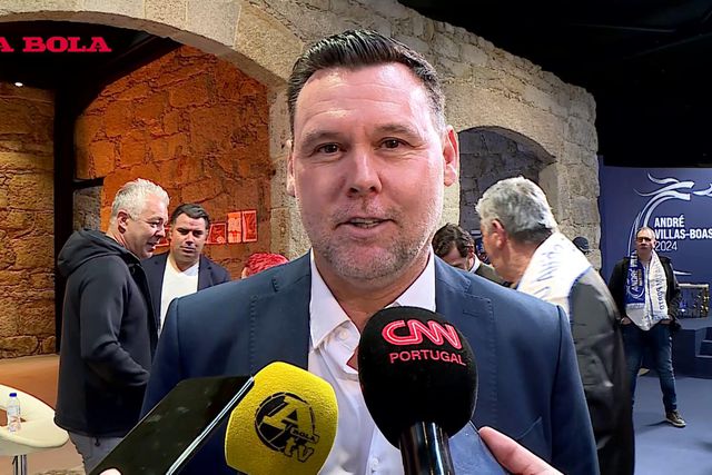 Maniche cita Miguel Torga: «O único partido que temos é a nossa liberdade»