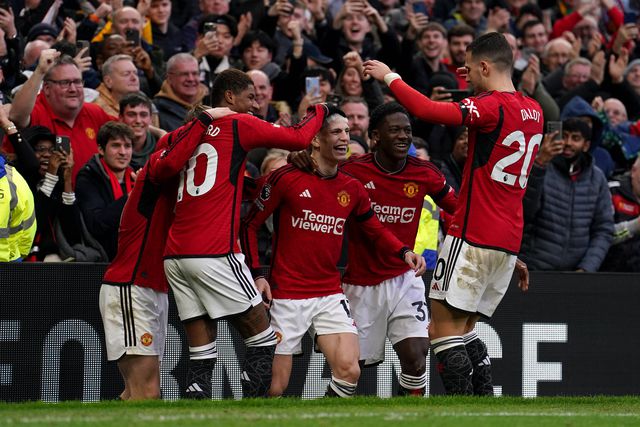 Manchester United vence West Ham tranquilamente e Wolverhampton bate Chelsea