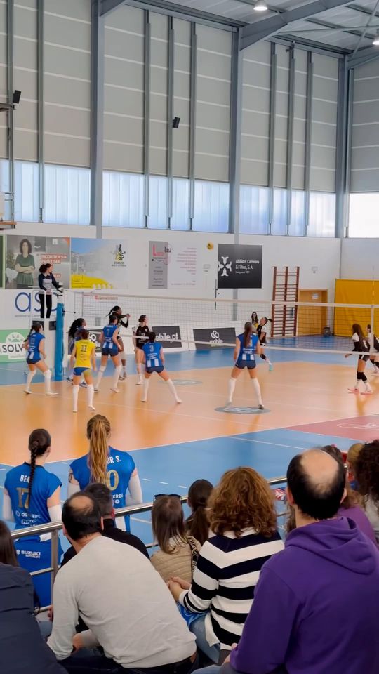 Enquanto Pinto da Costa apresenta candidatura, Villas-Boas foi ver o voleibol feminino