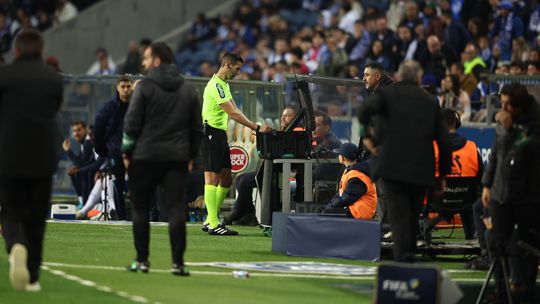 FC Porto ataca VAR por penálti revertido (vídeo)