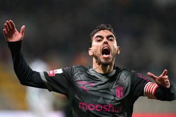 SC Braga: homenagem a Ricardo Horta com direito a... trono real
