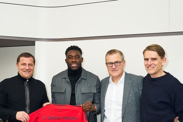 Alphonso Davies renovou contrato com o Bayern (Bayern Munique)