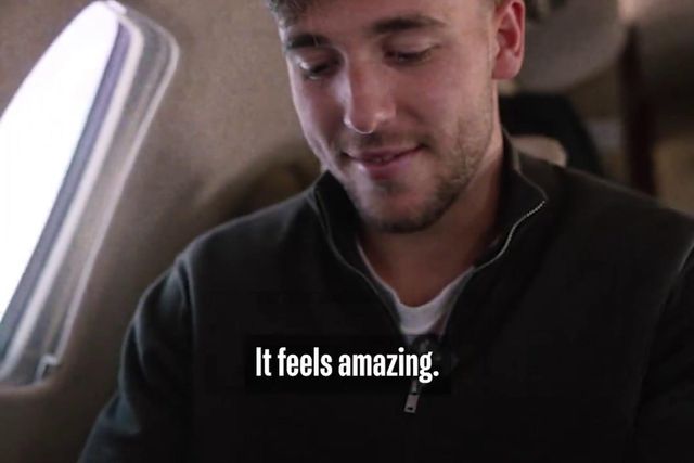 «Stressante» e «feliz»: Nico González já está em Manchester (vídeo)