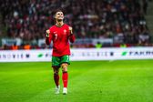 Cristiano Ronaldo a festejar com a camisola da Seleção Nacional