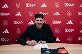 Matheus Magalhães rubrica novo contrato com o Ajax