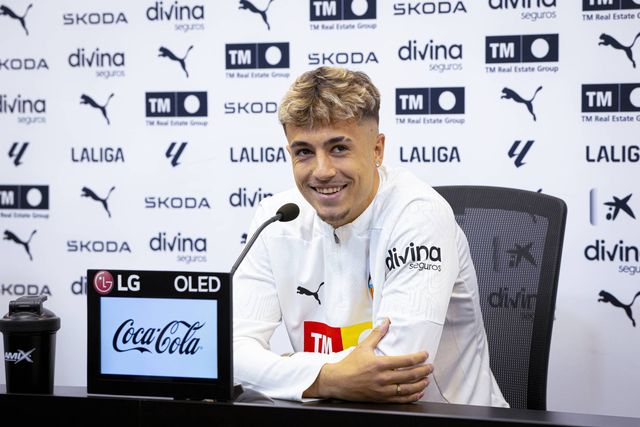 Iván Jaime apresentado no Valência