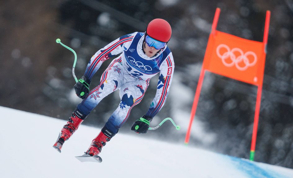 Fredrik Moller teve de ser transportado de helicóptero após queda aparatosa - Foto: IMAGO