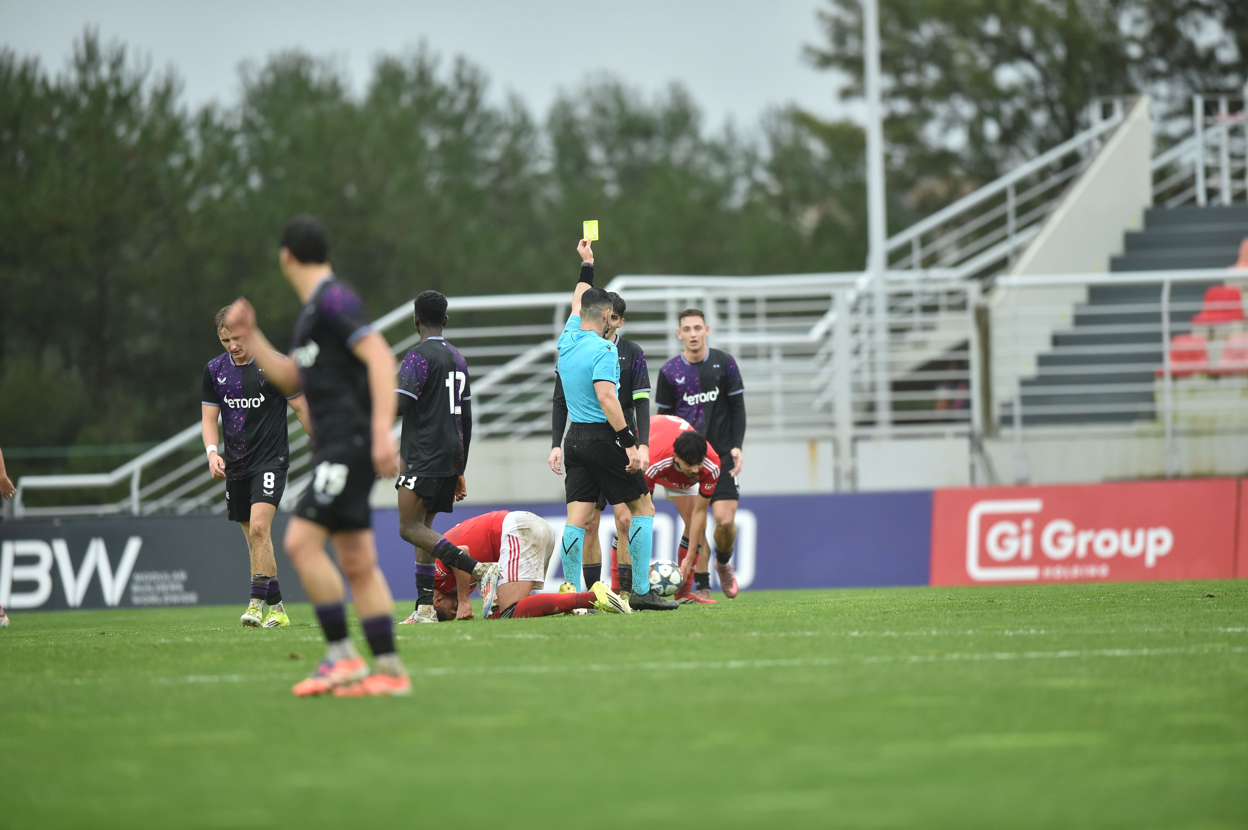 Jogo difícil no Seixal - Foto: Miguel Nunes