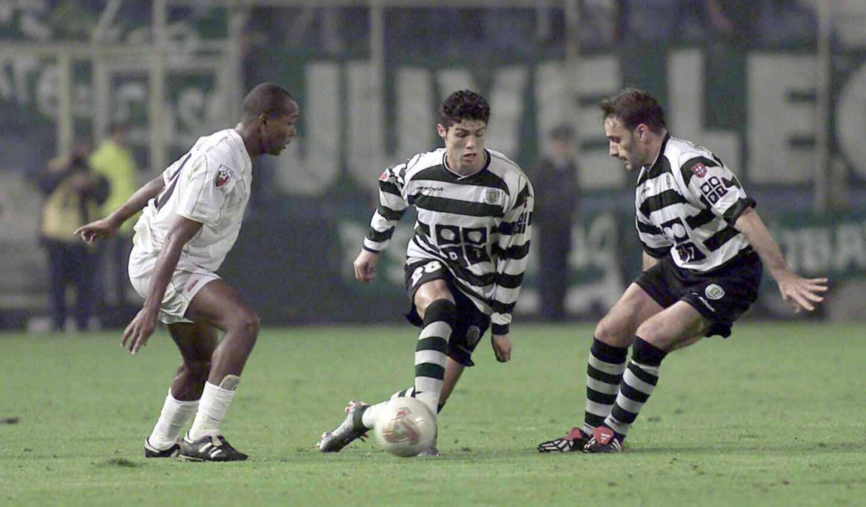 Cristiano Ronaldo, em 2002, com a camisola do Sporting